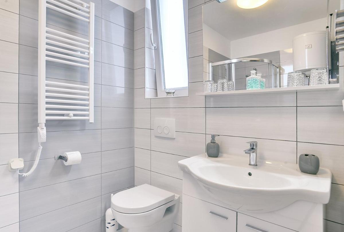 Apartments Lidija Лижнян Екстер'єр фото