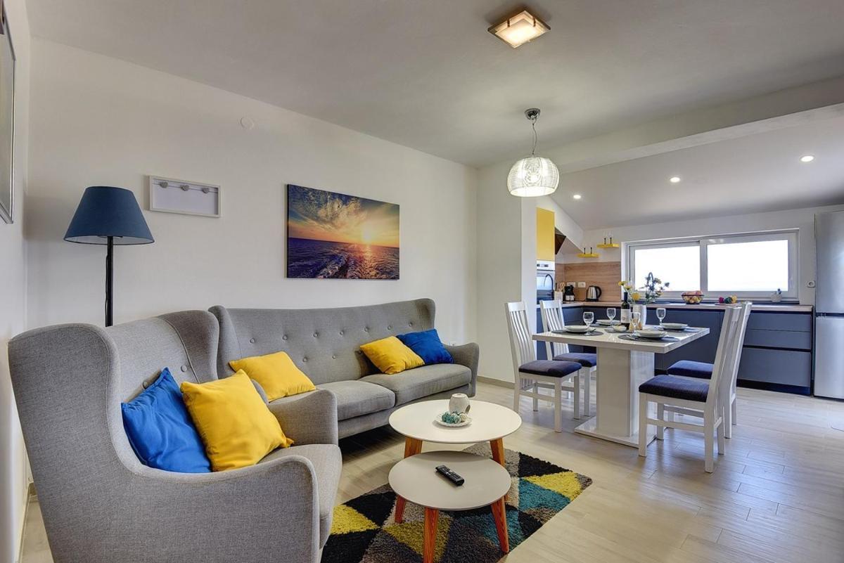 Apartments Lidija Лижнян Екстер'єр фото